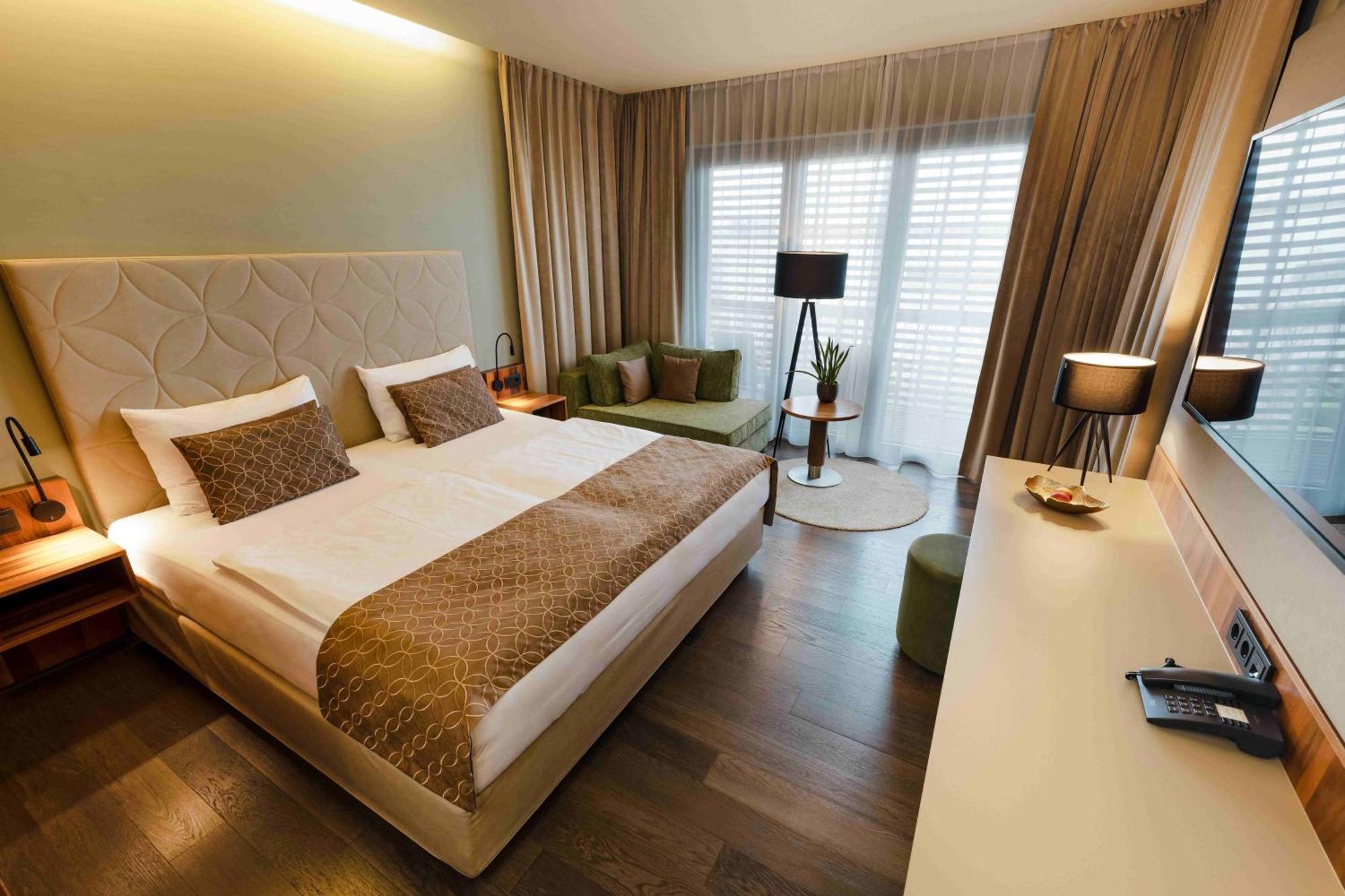 Therme Laa - Hotel & Silent Spa Laa an der Thaya Exterior photo